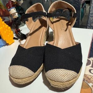 Journee Black and Cream Espadrille Sandals